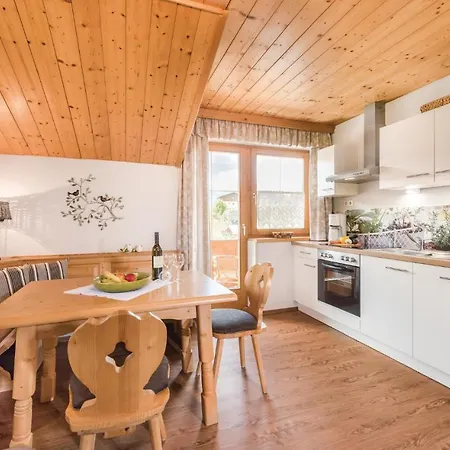 Schoene Dorfgas, Apartment
